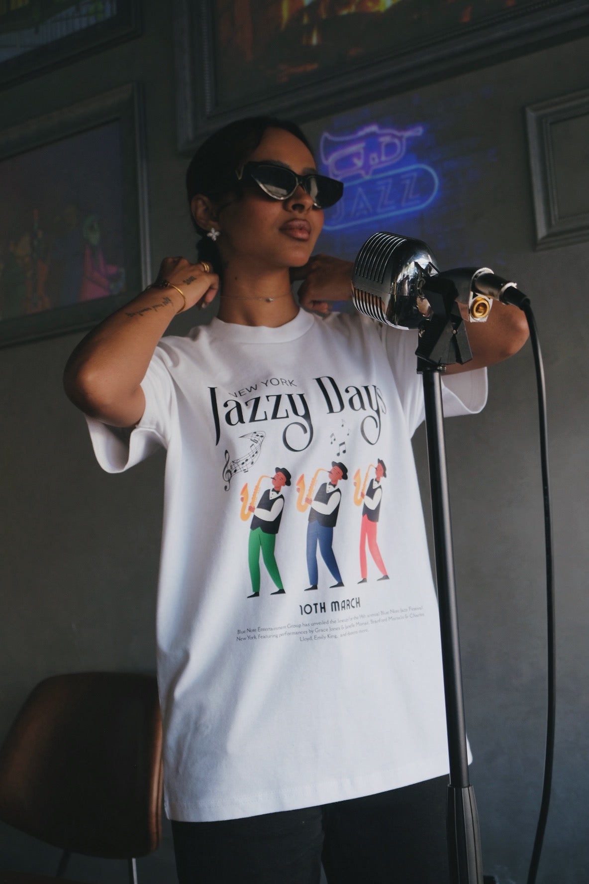 Jazzy Days -تي شيرت نسائي ثقيل الوزن