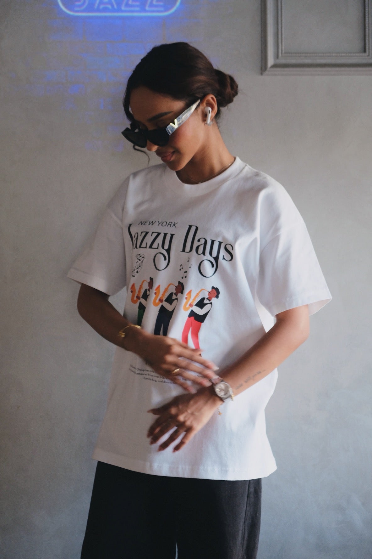 Jazzy Days -تي شيرت نسائي ثقيل الوزن